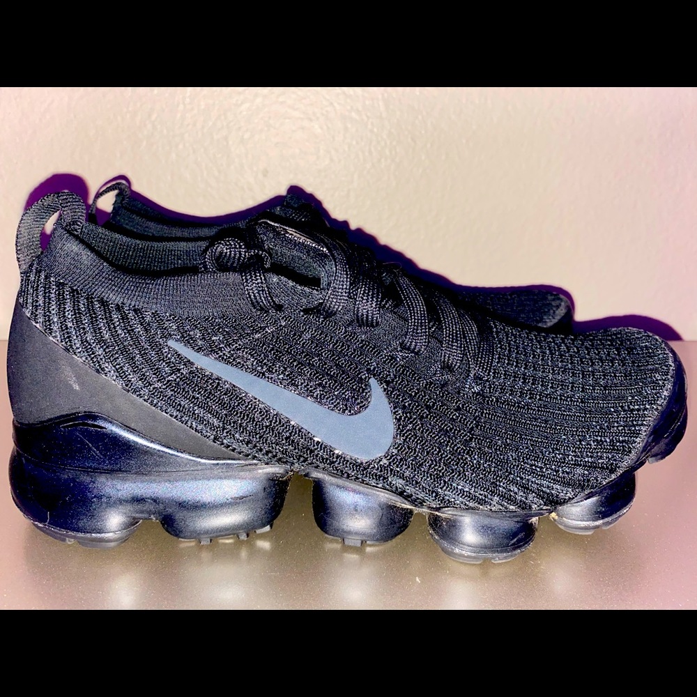 black nike vapormax